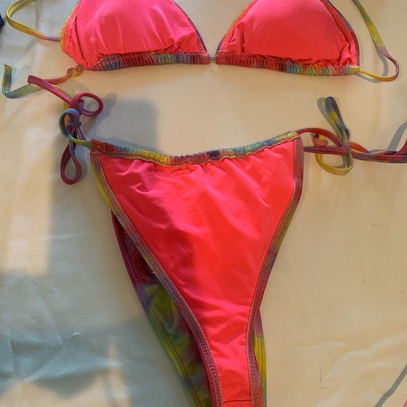 Reversible swim suit with matching bucket hat size small - Picture 6 of 6